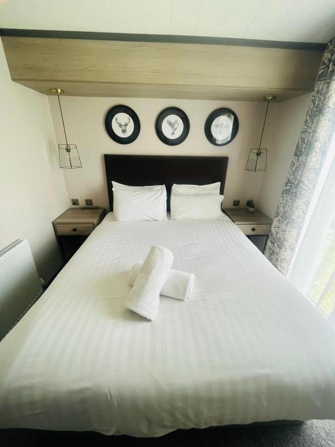 Evergreen Lodge With Hot Tub ยอร์ค ภายนอก รูปภาพ