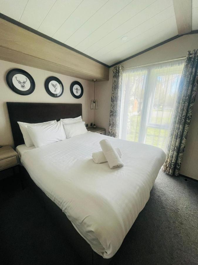 Evergreen Lodge With Hot Tub ยอร์ค ภายนอก รูปภาพ